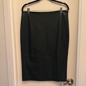 Elegant Dark Green Leather Pencil Skirt